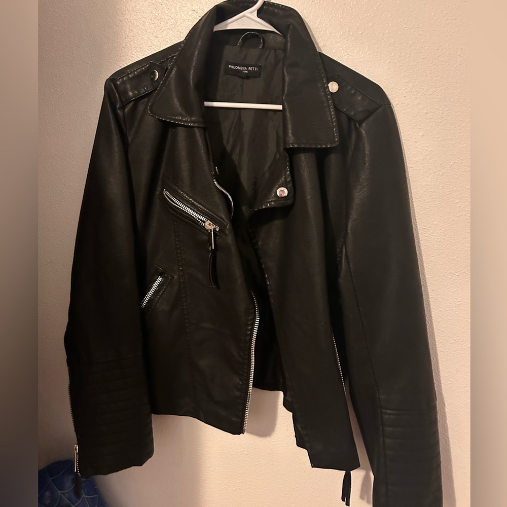 Women’s leather jacket